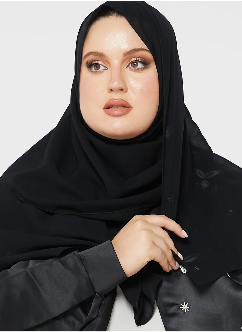هيا كلوزيت كيرف عباية باكمام منفوشة ومرصعة بترتر