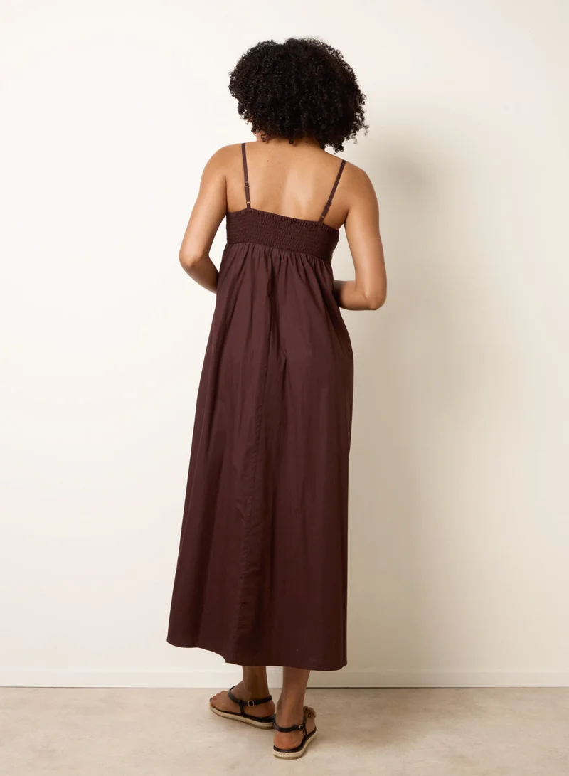 بلو فانيلا فستان سموك مطرز بشجرة النخيل