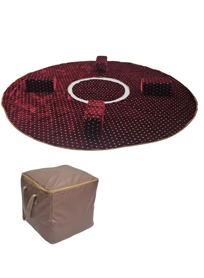 سمارت هوم طقم جلوس تراثي من ست قطع، مناسب للسفر والتخييم والبستنة. يتضمن الطقم مرتبة دائرية كبيرة بحشوة مزدوجة، وحقيبة، وأربعة مساند مع الحقيبة. يتميز المقعد بنقوش جميلة، وخياطة مزدوجة، وحشوة ٢٠ مم، وطبقة سفلية من قماش تنزانيّ مقاوم للماء. طقم الجلوس المتين مصنوع من أنابيب مربعة بسمك ٨ مم و١ مم. طقم فاخر مطابق للصورة. مقاس المرتبة ٣٠٠ × ٣٠٠ سم، ومقاس المساند ٢٥ × ٥٠ سم. - Image 1