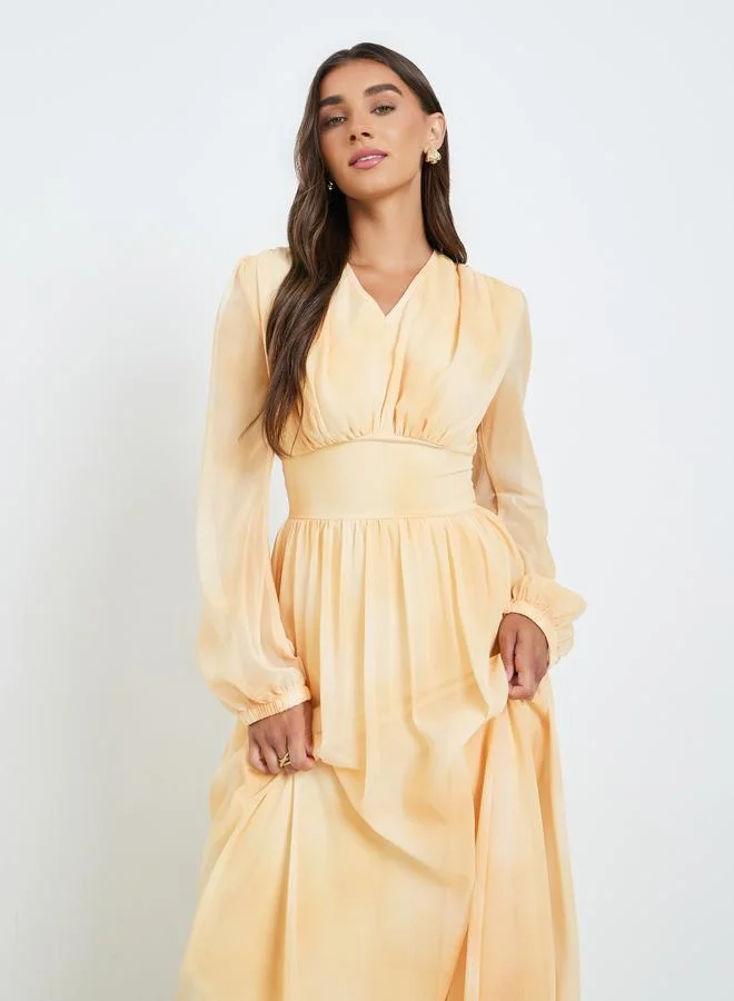 ستايلي فستان طويل بأكمام منفوخة وطبعة تاي داي أصفر