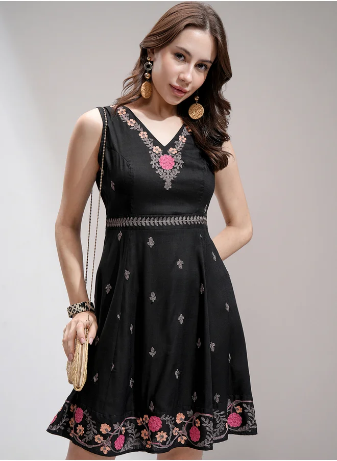 فيشود Floral Embroidered Dress