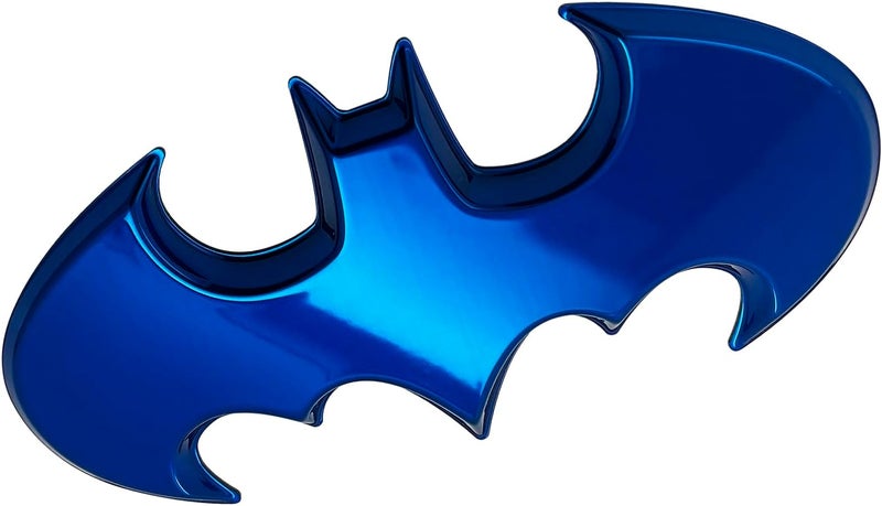 Fan Emblems شعارات المعجبين باتمان شعار سيارة - رمز باتارانغ جناح الخفاش 1989 شارة سيارة ثلاثية الأبعاد - اللون: كروم أزرق - الحجم: 3.8 × 1.8 × 0.2 بوصة - ملحقات سيارات DC مرخصة رسميًا - Image 1
