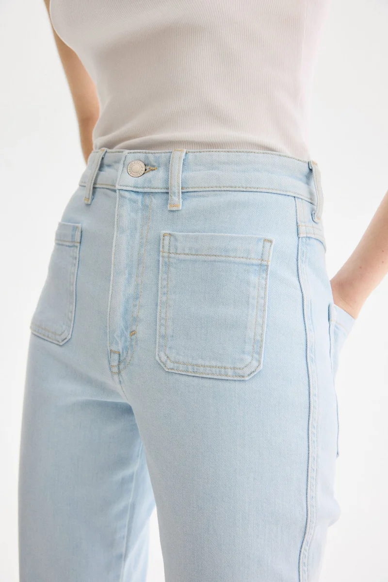 H&M Flared Ultra High Jeans