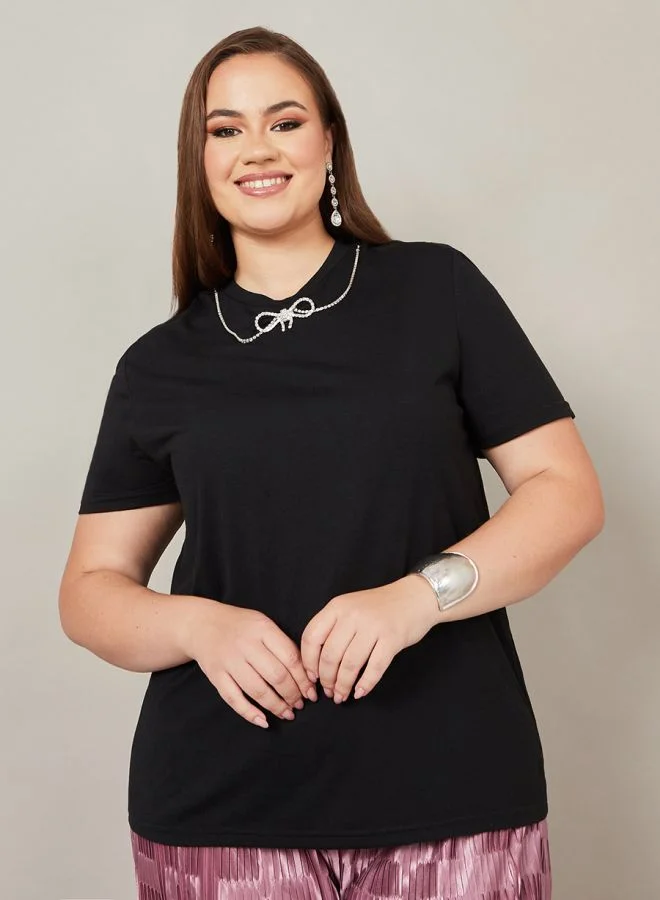 Styli Embellished Round Neck Regular T-Shirt