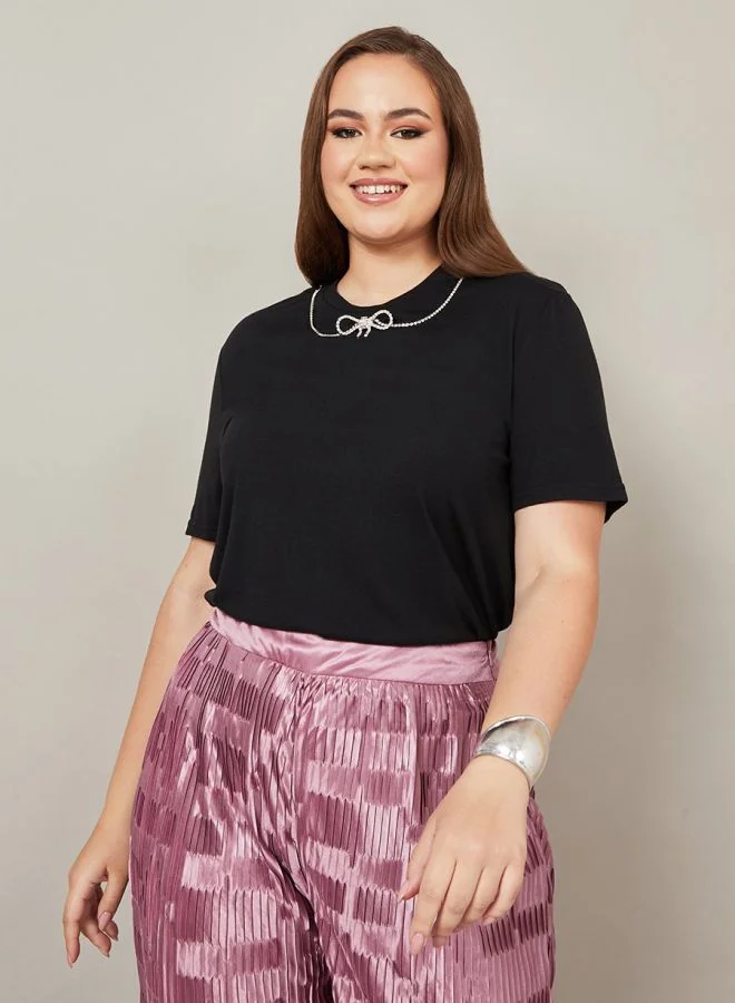 Styli Embellished Round Neck Regular T-Shirt