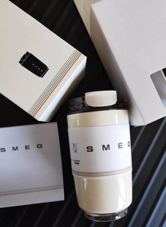 سميج القدح الجدار على طراز SMEG 50 ، 350 مل من القهوة معزولة من الفولاذ المقاوم للصدأ ، القدح المدفوع بالتسرب للمشروبات الساخنة والباردة ، مثالية للشاي والقهوة والماء والمزيد ، أنيقة وعملية للسفر والاستخدام اليومي ، أبيض  - Image 1
