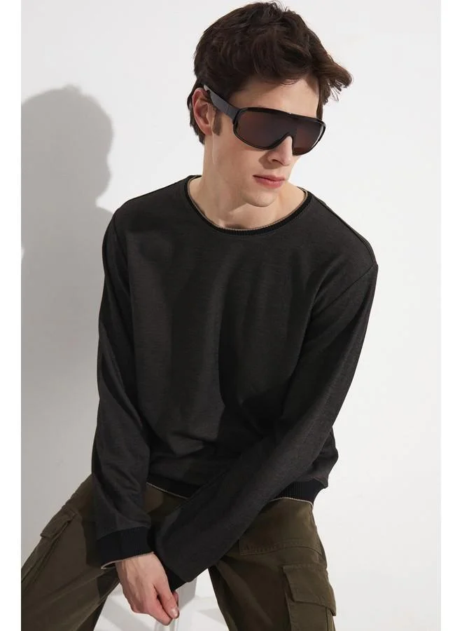 JUNE June Exclusive Men Textured Crew Neck Sweatshirt Khaki