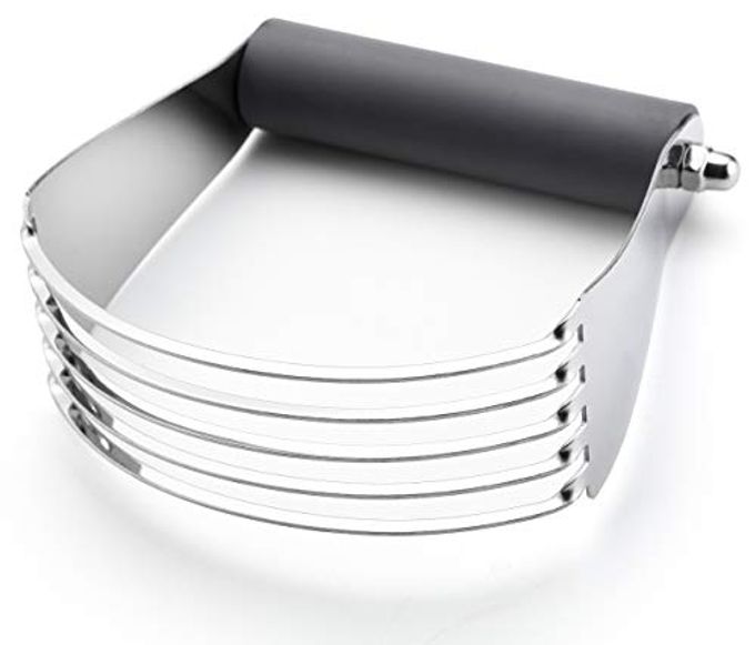 LARGE GRAY DOUGH BLENDER FOR BAKING HEAVY DUTY DOUGH CUTTER TOOL STAINLESS STEEL MANUAL PASTRY CUTTER TOOL WITH SHARP BLADES DISHWASHER SAFE PASTRY BLENDER FOR EASY MIXING