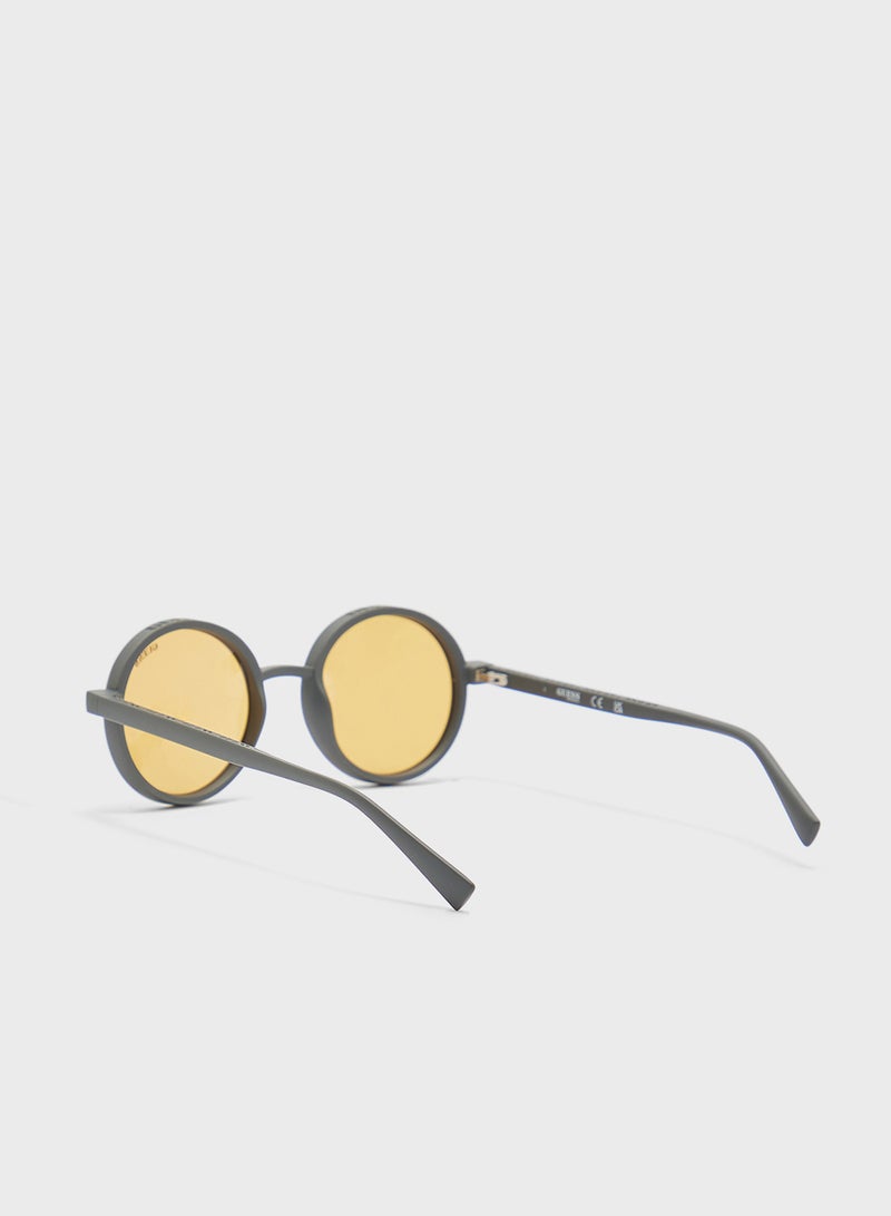 GUESS Gu0023420E50 Round Sunglasses  - Image 2