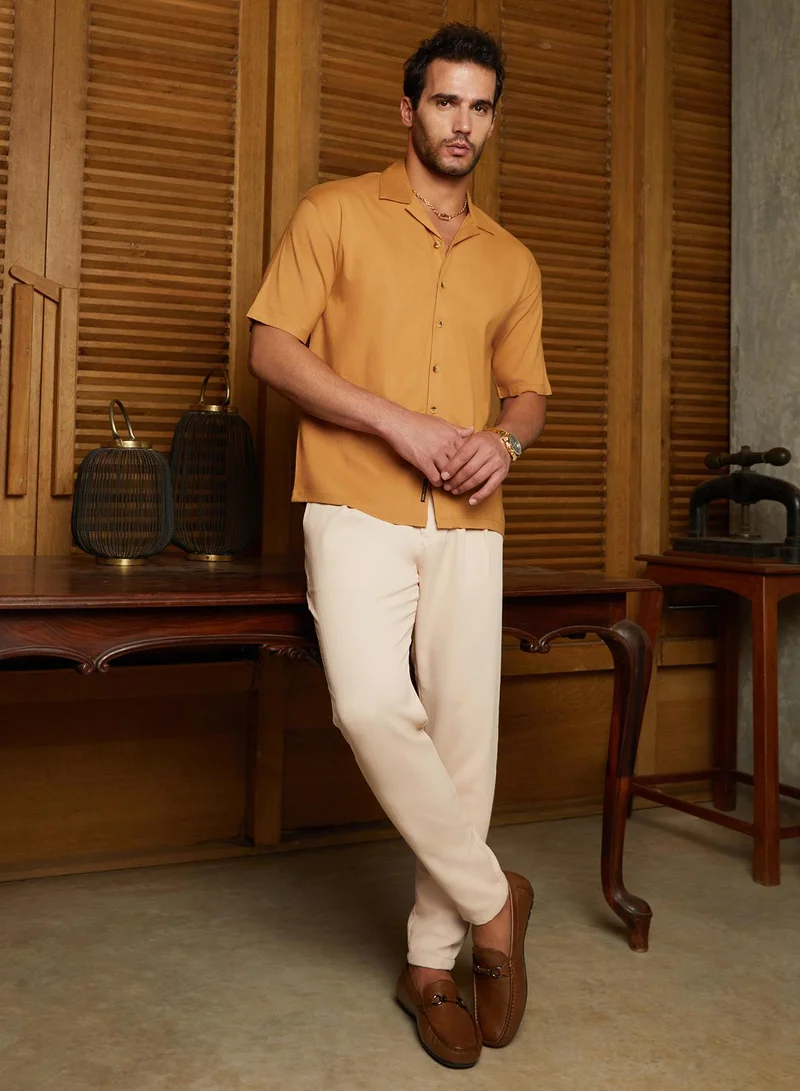 Campus Sutra Men's Yellow Ochre Solid Resort Oversized Shirt