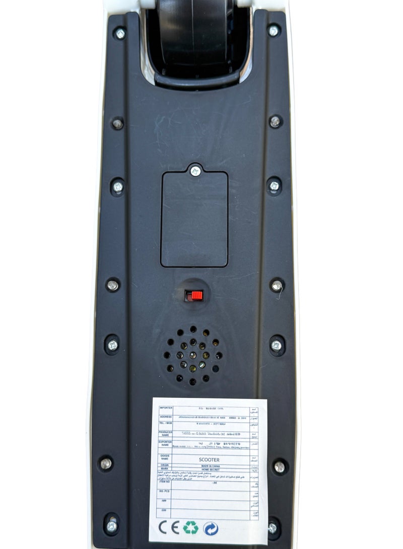 سكوتر أطفال متعدد الألوان بإضاءة وموسيقى – قابل لتعديل الارتفاع، مناسب للأعمار من 2 إلى 8 سنوات - Image 4