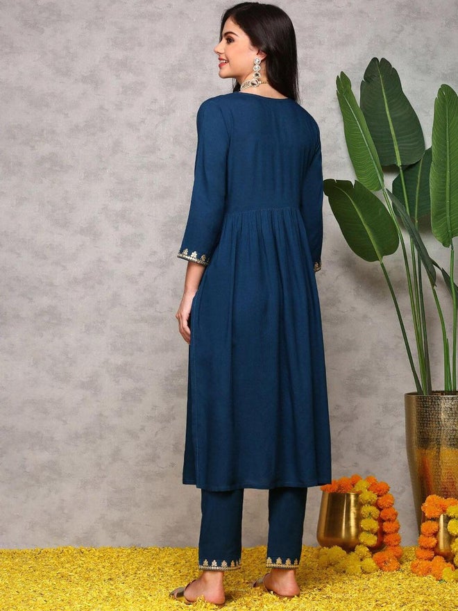 آي شين طقم كورتا وبنطلون من فيسكوز رايون أزرق من إيشين - Image 4