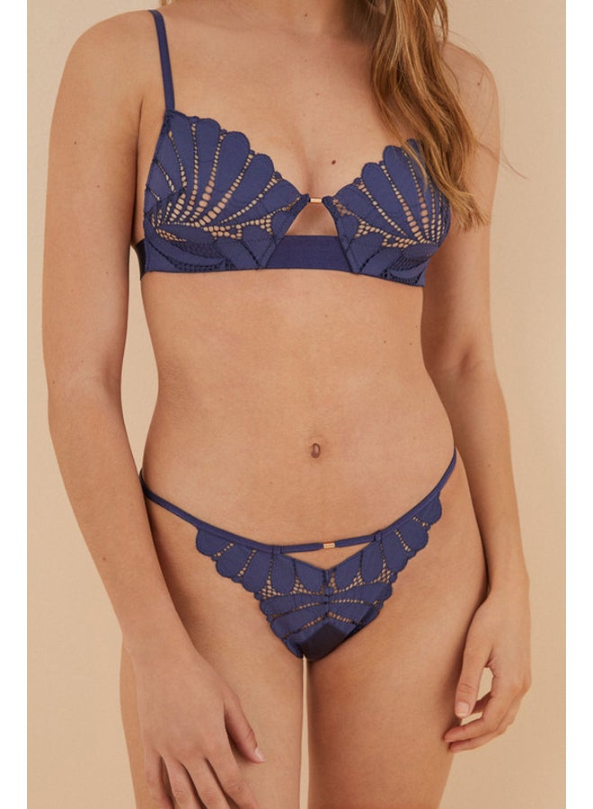 women'secret Medium lace embroidered strap thong  - Image 3