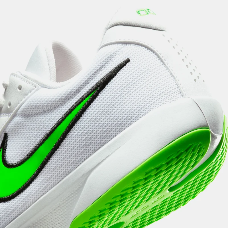 Nike Men's G.T. Cut Academy Basketball Shoes