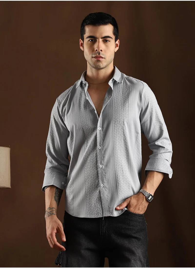 Campus Sutra Campus Sutra Men's Cloud Grey Tactile-Panel Shirt For Casual Wear | Mid-Rise | Regular Fit | Button Closure | Shirt Crafted With Comfort Fit For Everyday Wear