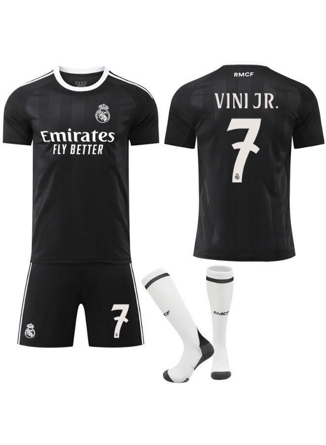 ريال مدريد 2025-2026 الموسم #7 فيني جونيور لكرة القدم جيرسي السراويل الجوارب مجموعة حجم الأطفال وحجم الكبار ، هدية للجماهير والأصدقاء - Image 1