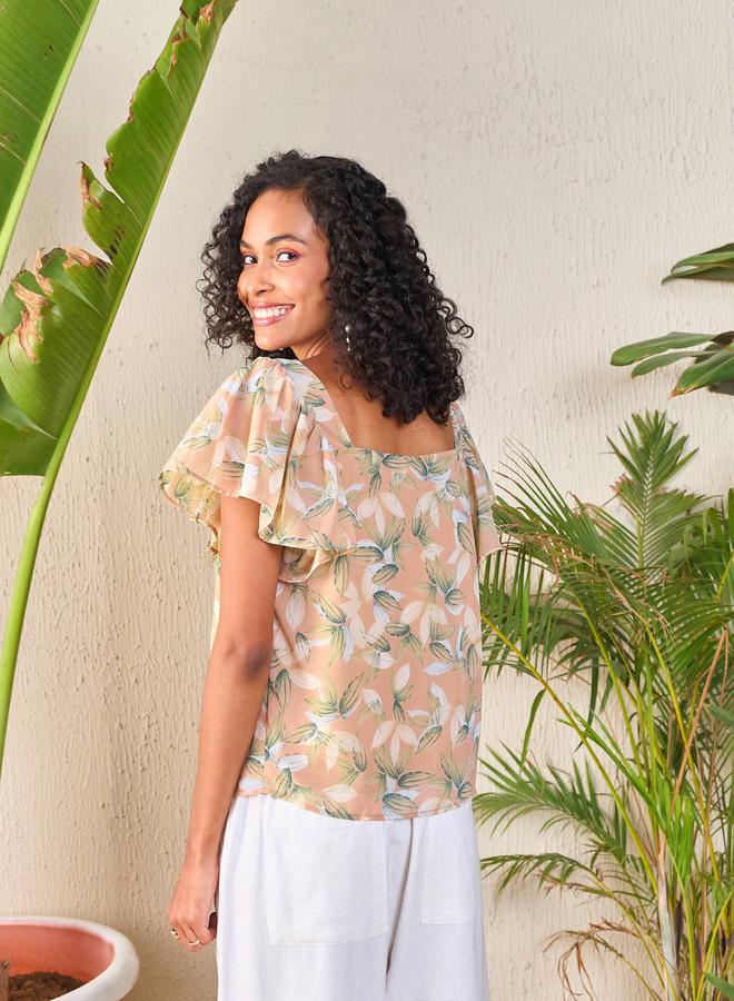 SASSAFRAS SASSAFRAS Floral Sweetheart Neck Flared Sleeve Top - Image 5