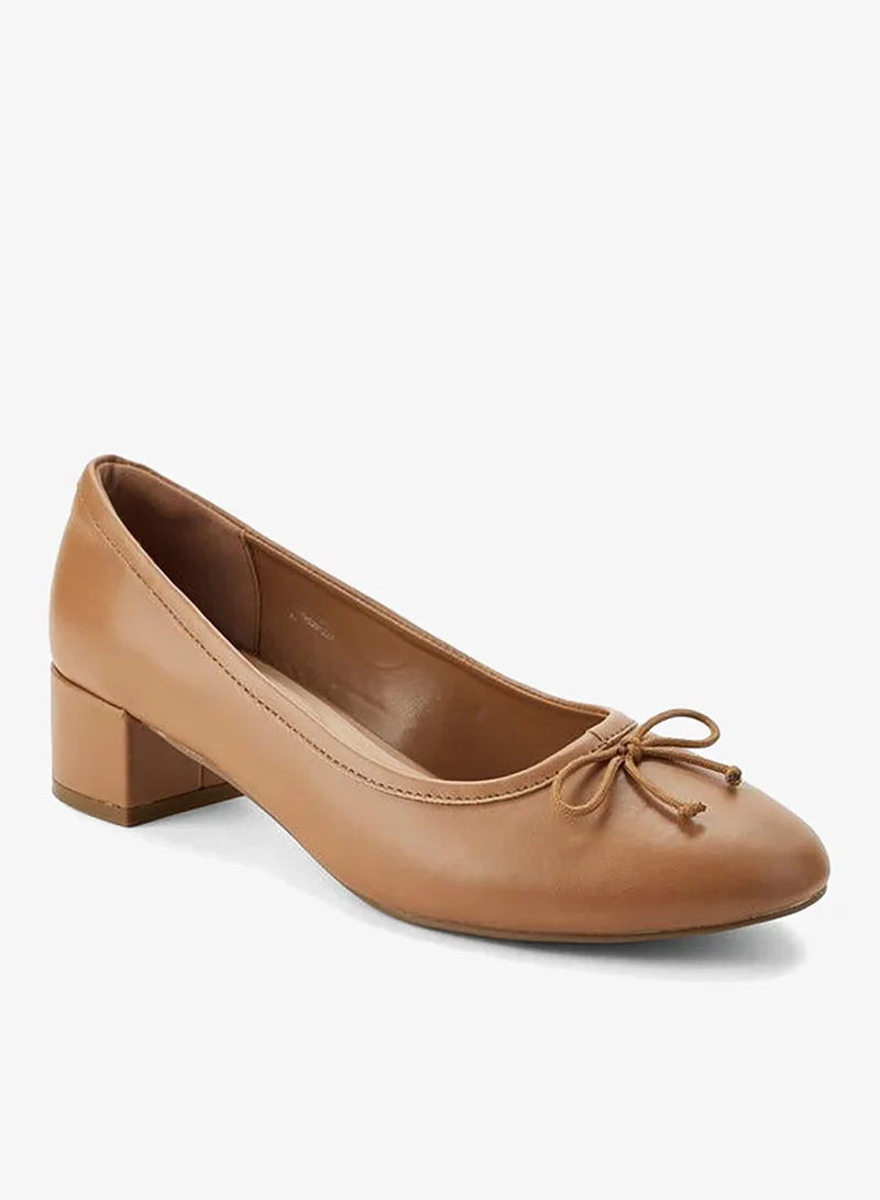سيليست Women Bow Detail Block Heel Shoes