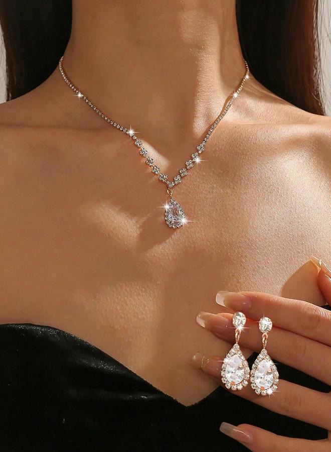 تايك تو طقم عقد مع أقراط مزين بقطرة كريستال - Image 1