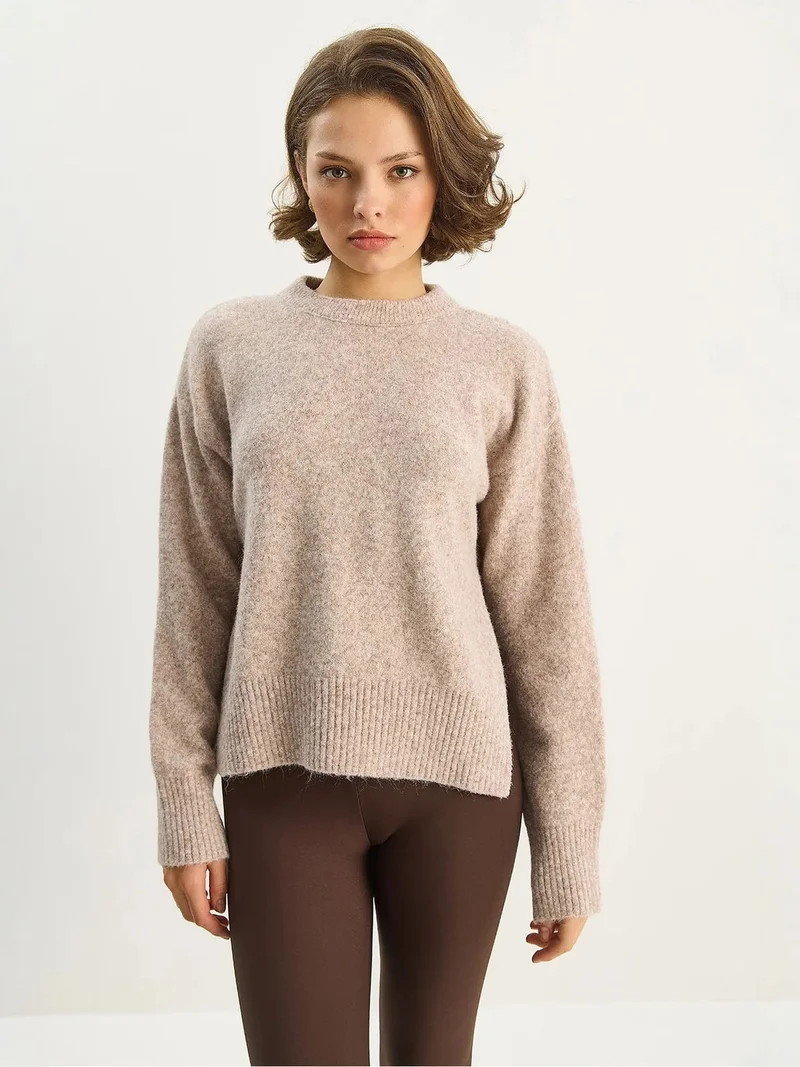بيانكو لوتشي LUCCI Thick Oversized Crew Neck Knit Sweater