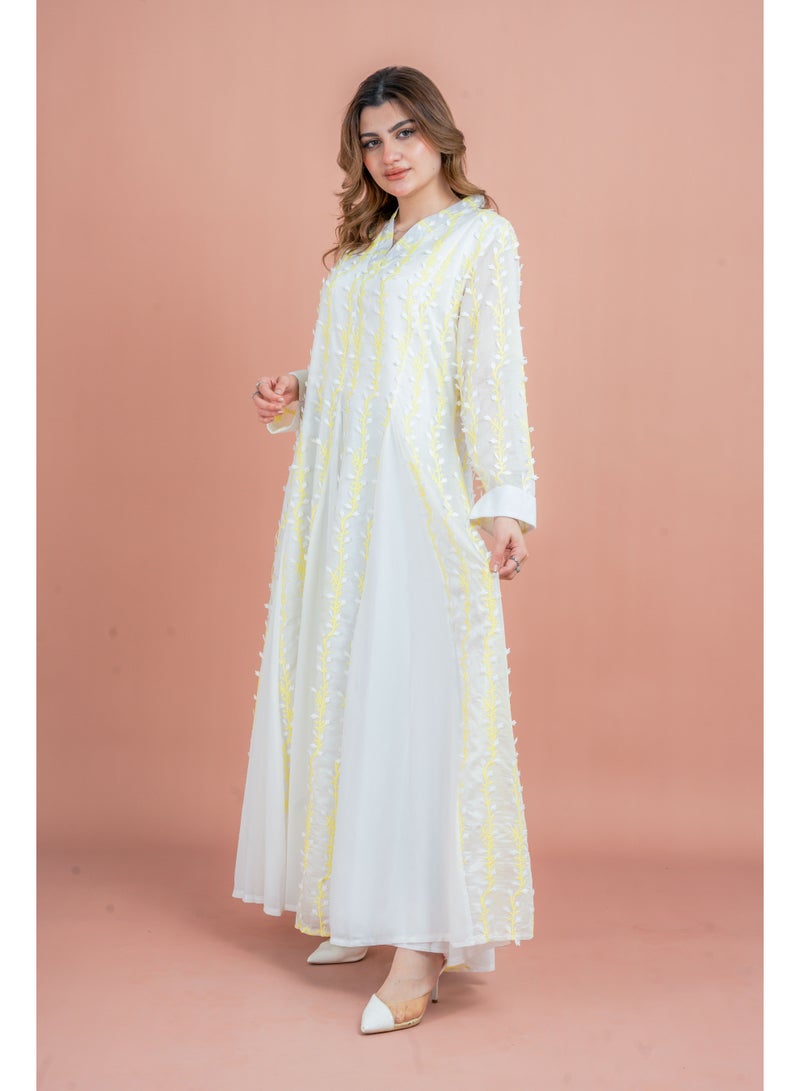 اكسا جلابية مطرزة بتلات ناعمة - Image 4