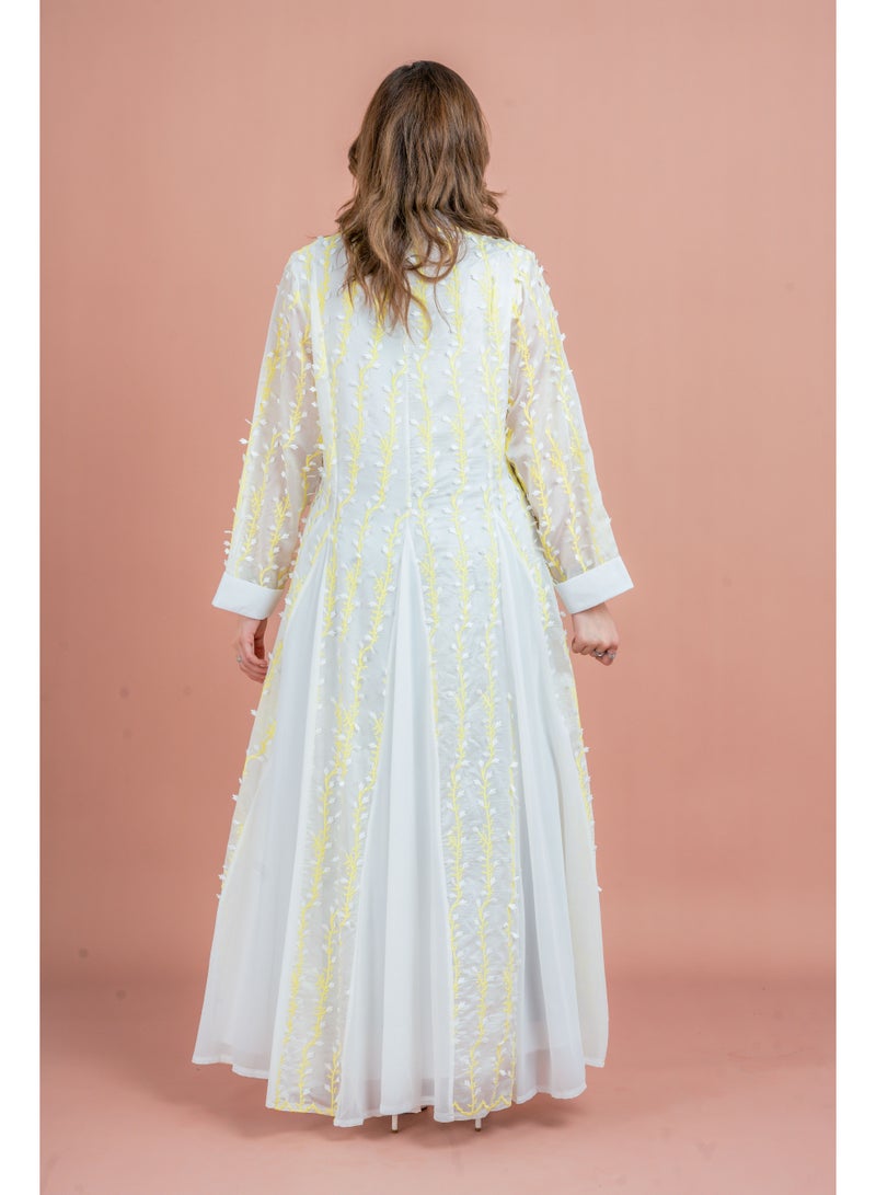 اكسا جلابية مطرزة بتلات ناعمة - Image 3