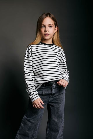 Girl Loose Fit Striped Crew Neck Sweatshirt - pzsku/Z933F31445CF5E371C8A1Z/45/1748351835/d976e599-7f33-48b2-9e87-aae2a7be5c9f