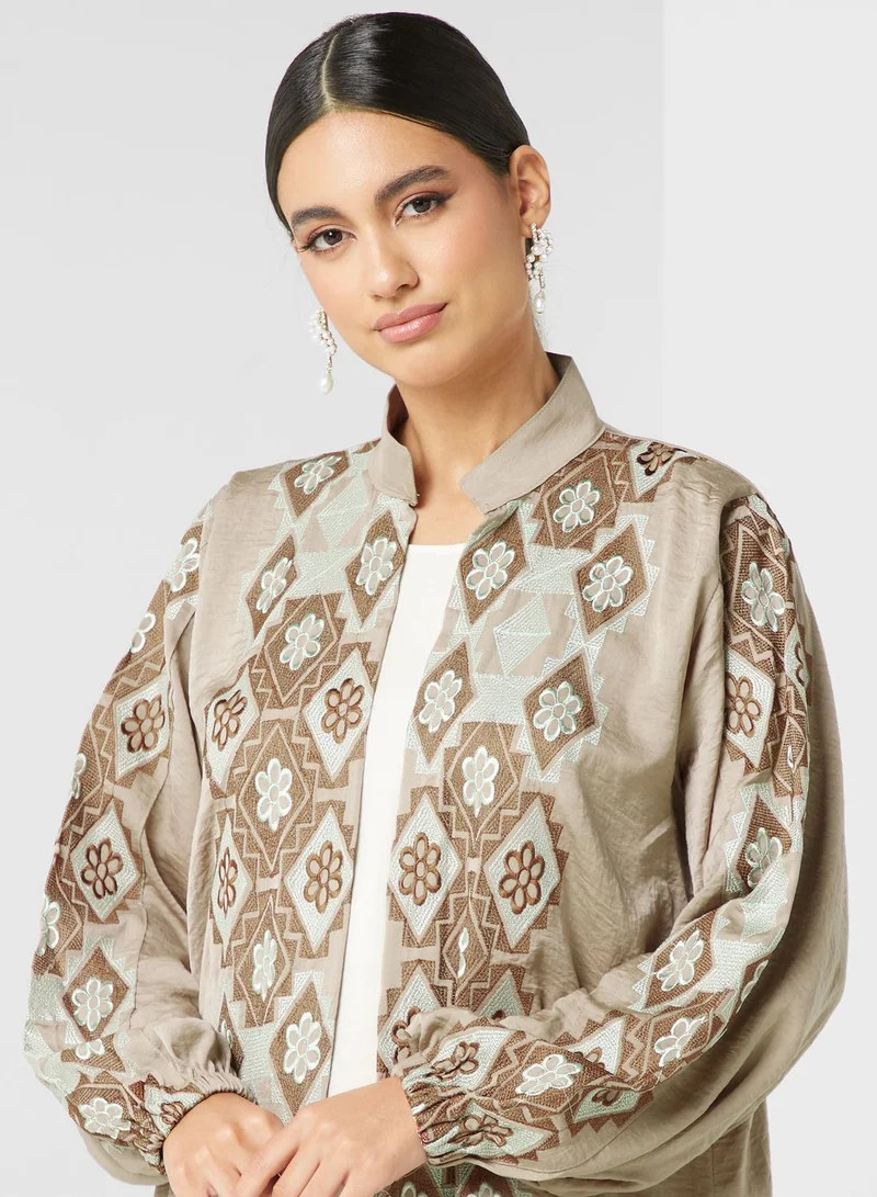 hayas closet Embroidered Collar Detail Abaya