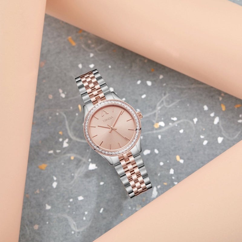 ترندا ساعة نسائية من TRNDA بهيكل من الفولاذ المقاوم للصدأ الفضي وسوار من الفولاذ المقاوم للصدأ الفضي والوردي الذهبي. - Image 5