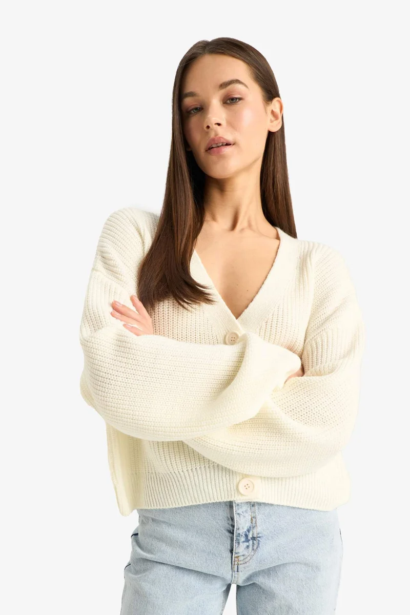 ديفاكتو Regular Fit V-Neck Knit Cardigan