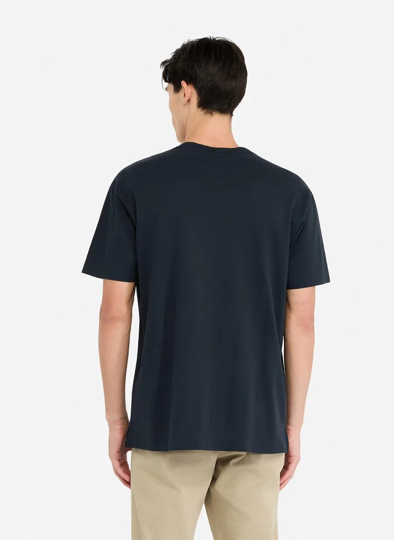 ليو جو تيشيرت بشعار