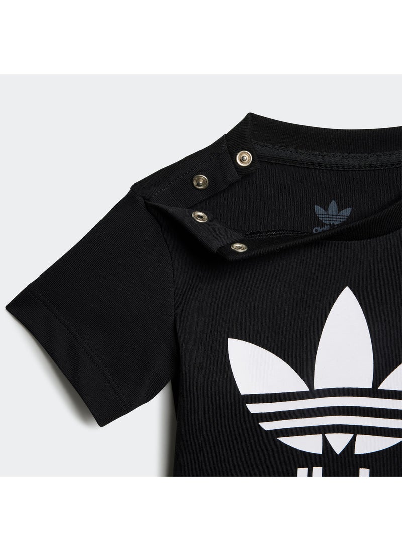 adidas Originals Infant Shorts And T-Shirt Set  - Image 5