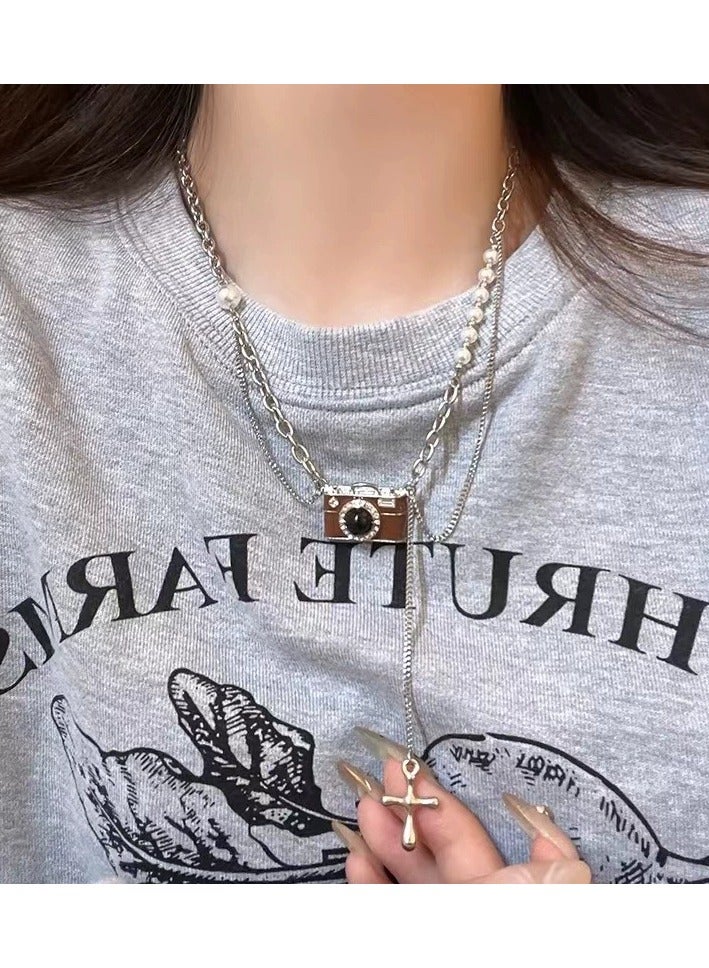 Goolsky قلادة كاميرا بنية عتيقة للنساء - سلسلة لؤلؤ من الفولاذ المقاوم للصدأ مع زخرفة، أسلوب شارع Y2K، مجوهرات طبقات مميزة - Image 2