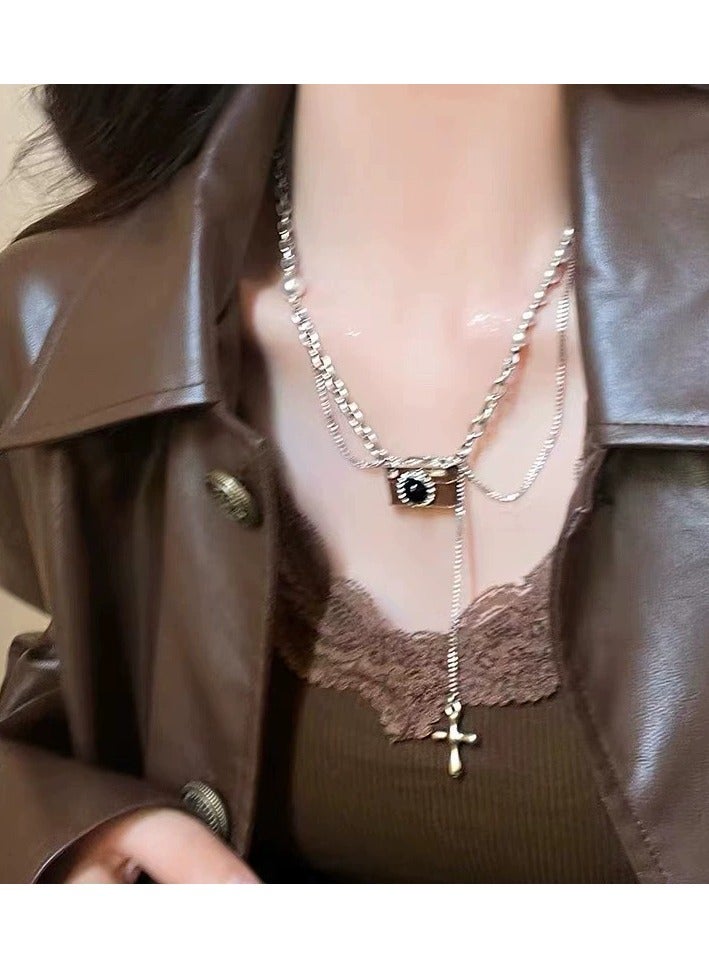 Goolsky قلادة كاميرا بنية عتيقة للنساء - سلسلة لؤلؤ من الفولاذ المقاوم للصدأ مع زخرفة، أسلوب شارع Y2K، مجوهرات طبقات مميزة - Image 3