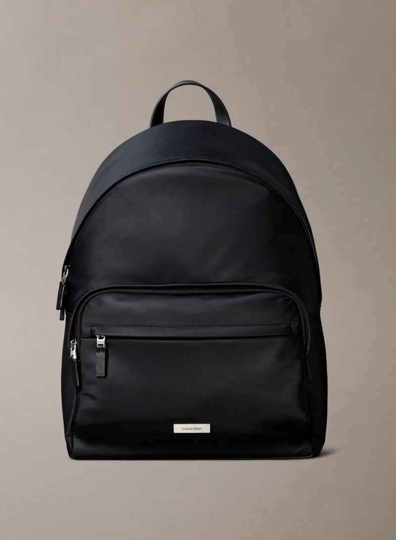 CALVIN KLEIN حقيبة ظهر نايلون غير لامع - Image 1