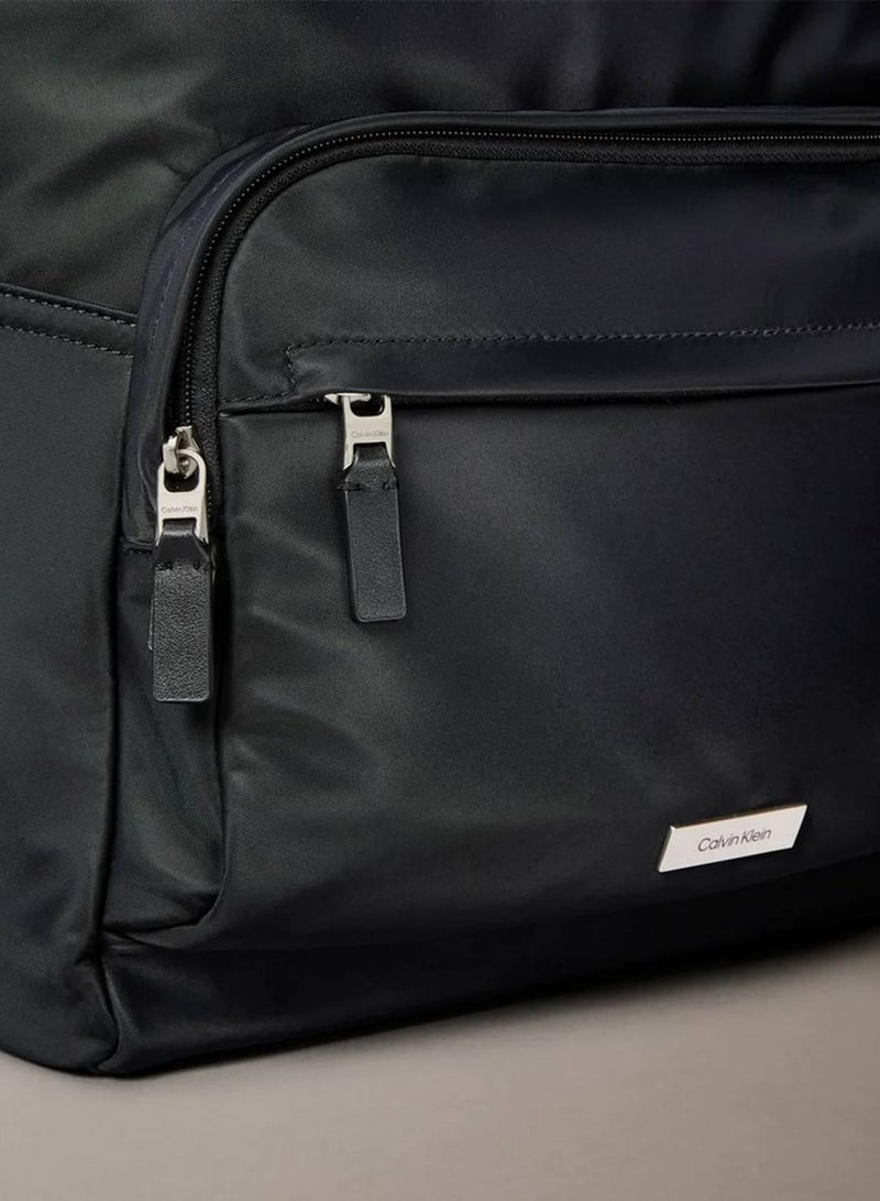 CALVIN KLEIN حقيبة ظهر نايلون غير لامع - Image 4
