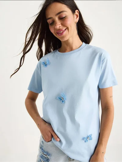 Bianco Lucci LUCCI Embroidered Crew Neck Short Sleeve T-Shirt