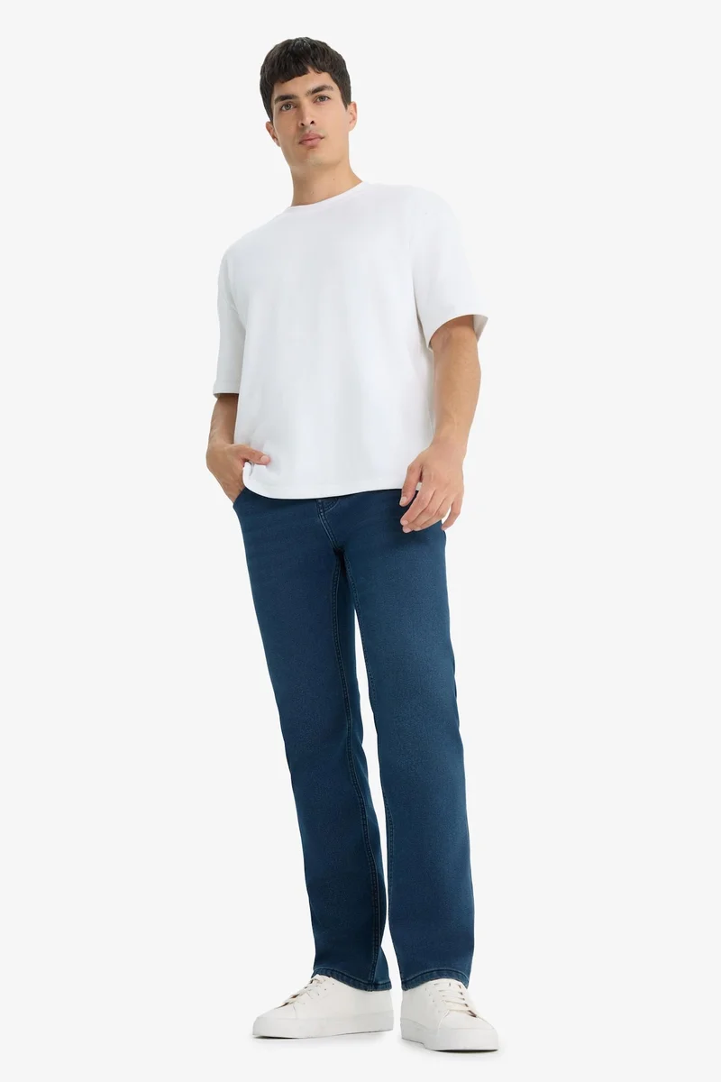 Defacto  Sergio Regular Fit Regular Waist Straight Leg Jeans for Men | Best Price UAE
