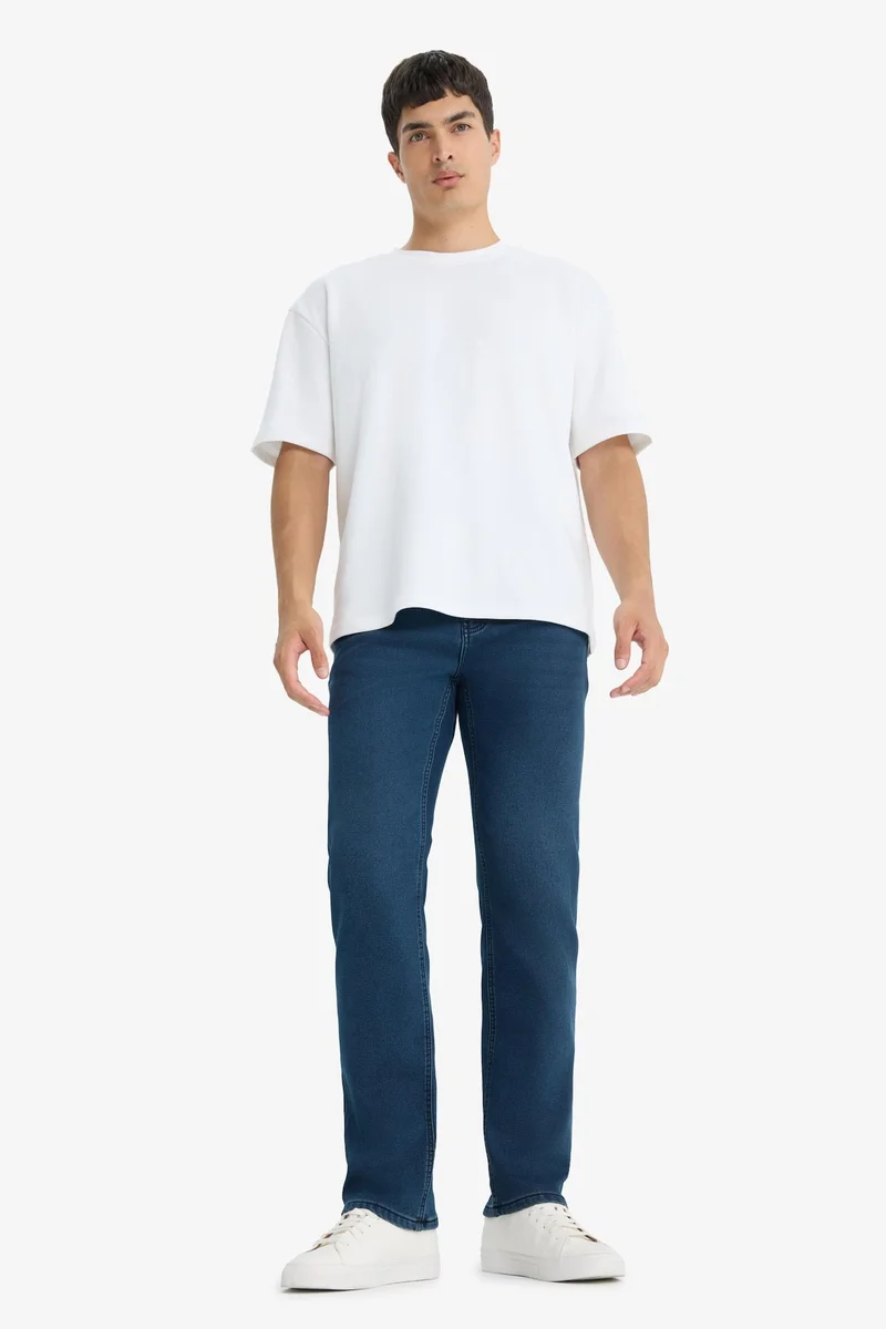 Defacto  Sergio Regular Fit Regular Waist Straight Leg Jeans for Men | Best Price UAE