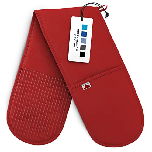 Big Red House قفاز فرن مزدوج كبير أحمر لحماية المطبخ - عبوة من 1 - 32 بوصة طول - قطن مقاوم للحرارة بدرجة احترافية مع بطانة من القماش التيري - Image 1
