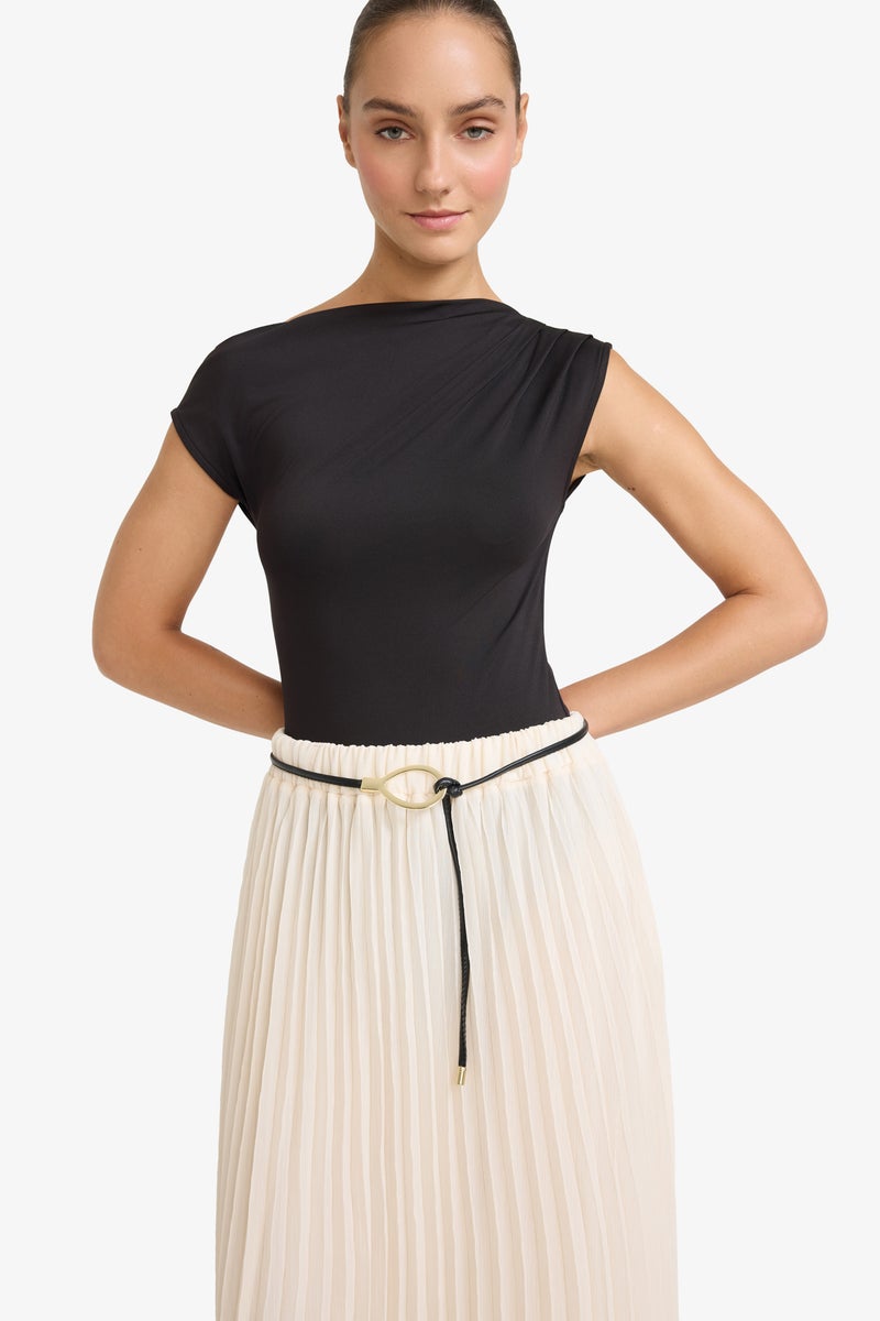 DeFacto Black Woman Body Suit Short Sleeve T-Shirt Casual - Image 1