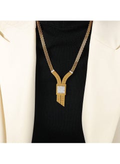 A sophisticated, modern, braided necklace made from golden stainless steel, featuring sparkling rhinestones for a special shine. A perfect piece that adds a touch of luxury and beauty to your look, offering a perfect balance of elegance and irresistible charm.