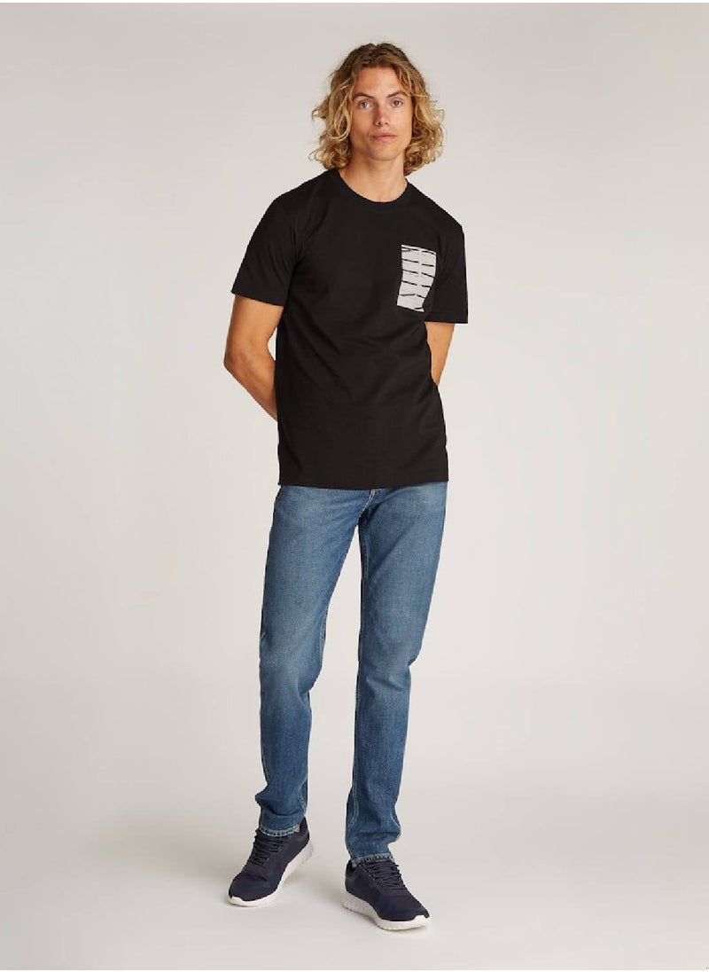 Calvin Klein Jeans Men's Graphic T-Shirt - Cotton, Black  - Image 3