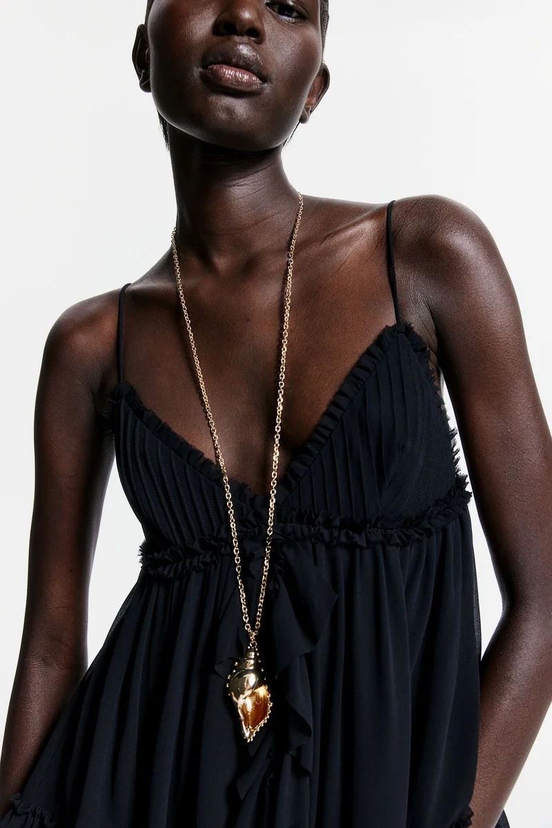 H&M Seashell-pendant necklace