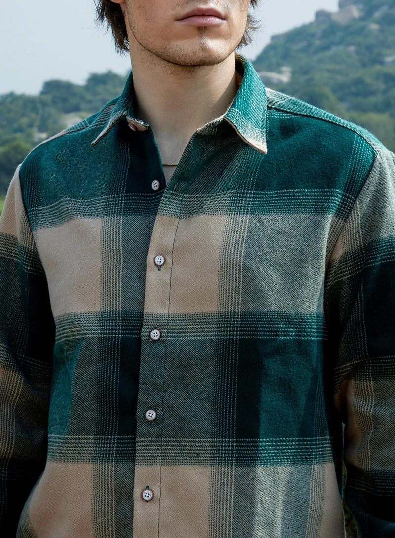 Campus Sutra Campus Sutra Men's Emerald Green & Buff Beige Vignette-Checkered Oversized Shirt For Casual Wear | Spread Collar | Long Sleeve | Button Closure | Oversized Shirt Crafted With Comfort Fit For Everyday Wear