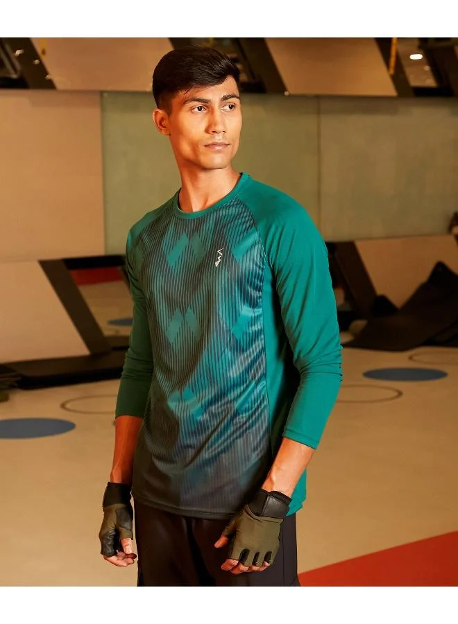 كامبوس سوترا تي شيرت رياضي بتصميم هندسي باللون الأخضر الغامق للرجال