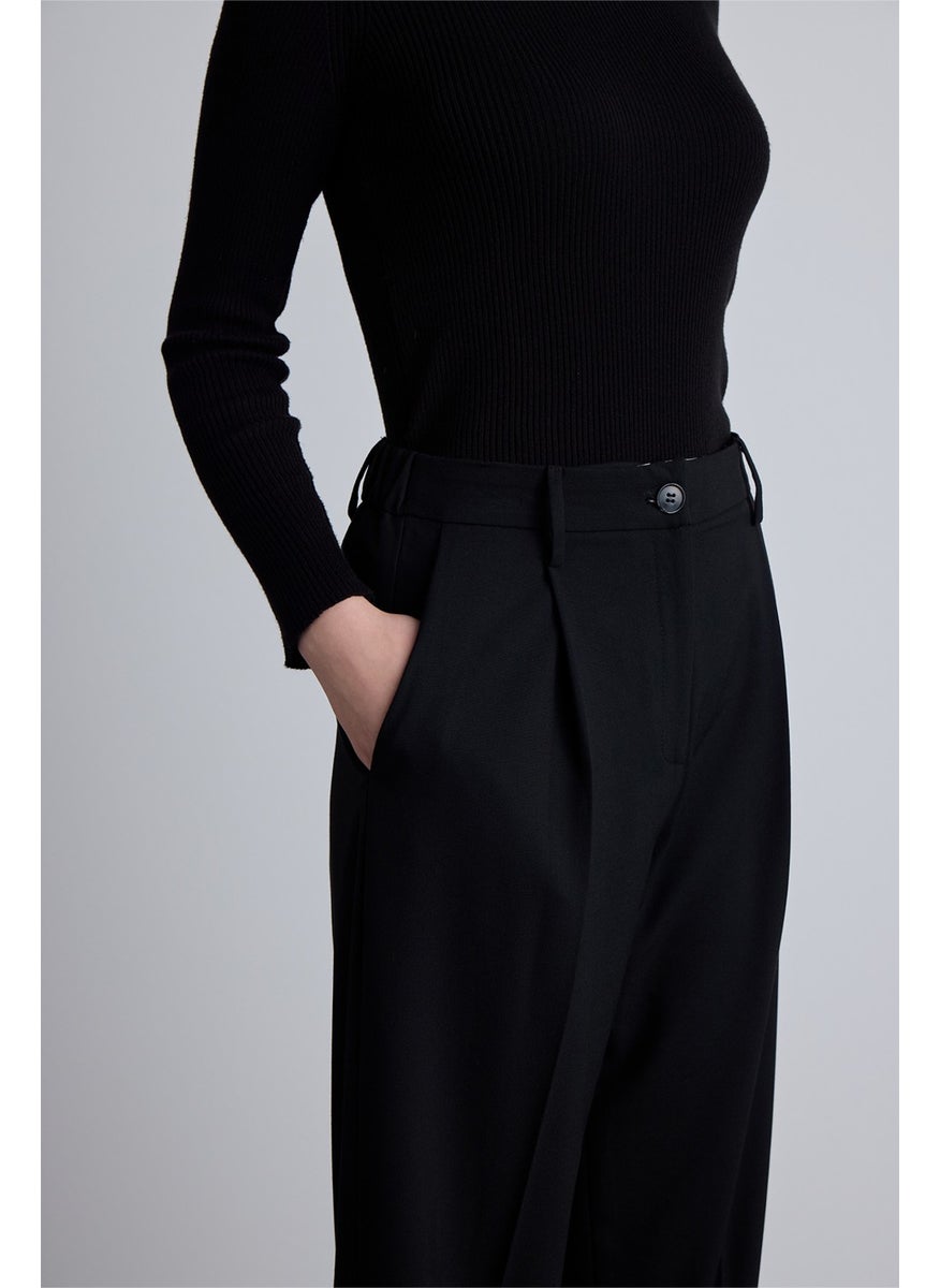 Manuka Classic Cut Pleated Detailed Trousers Black  - Image 4