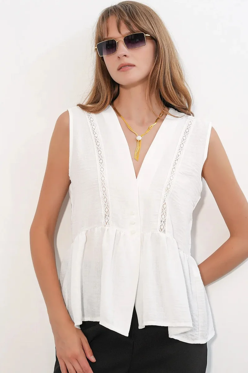 بيغ دارت BDART Sleeveless V-neck Blouse With Button Front