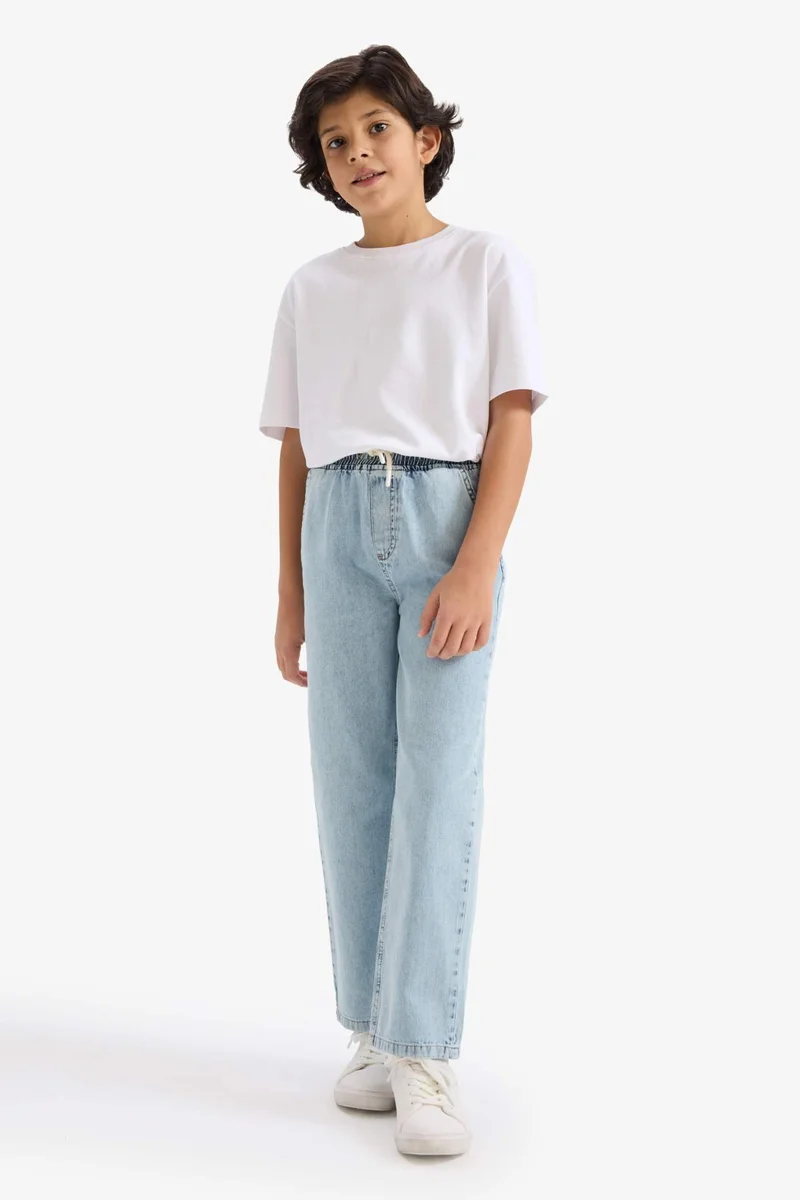 ديفاكتو Boy Straight Leg Jeans