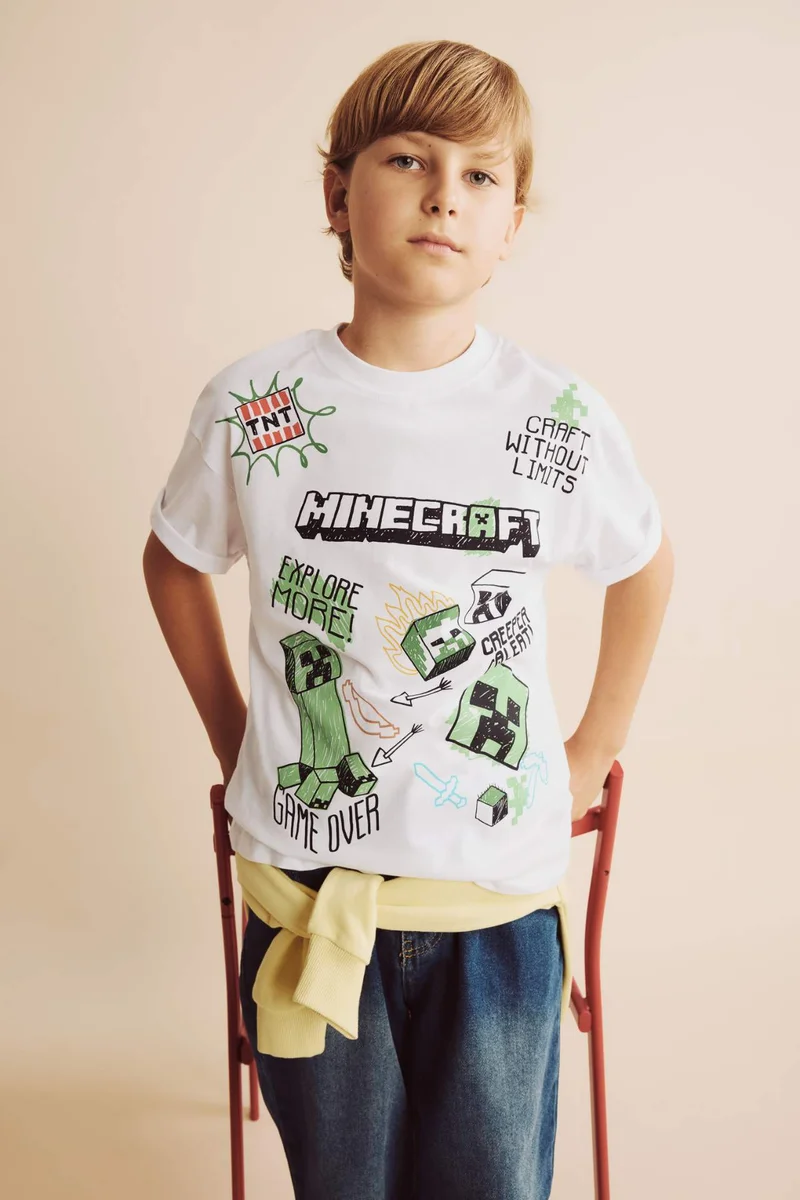 ديفاكتو Oversize Fit Minecraft Licensed Short Sleeve T-Shirt